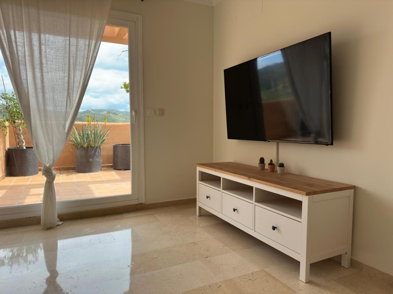 Elegant Penthouse - Panoramic Sea Views