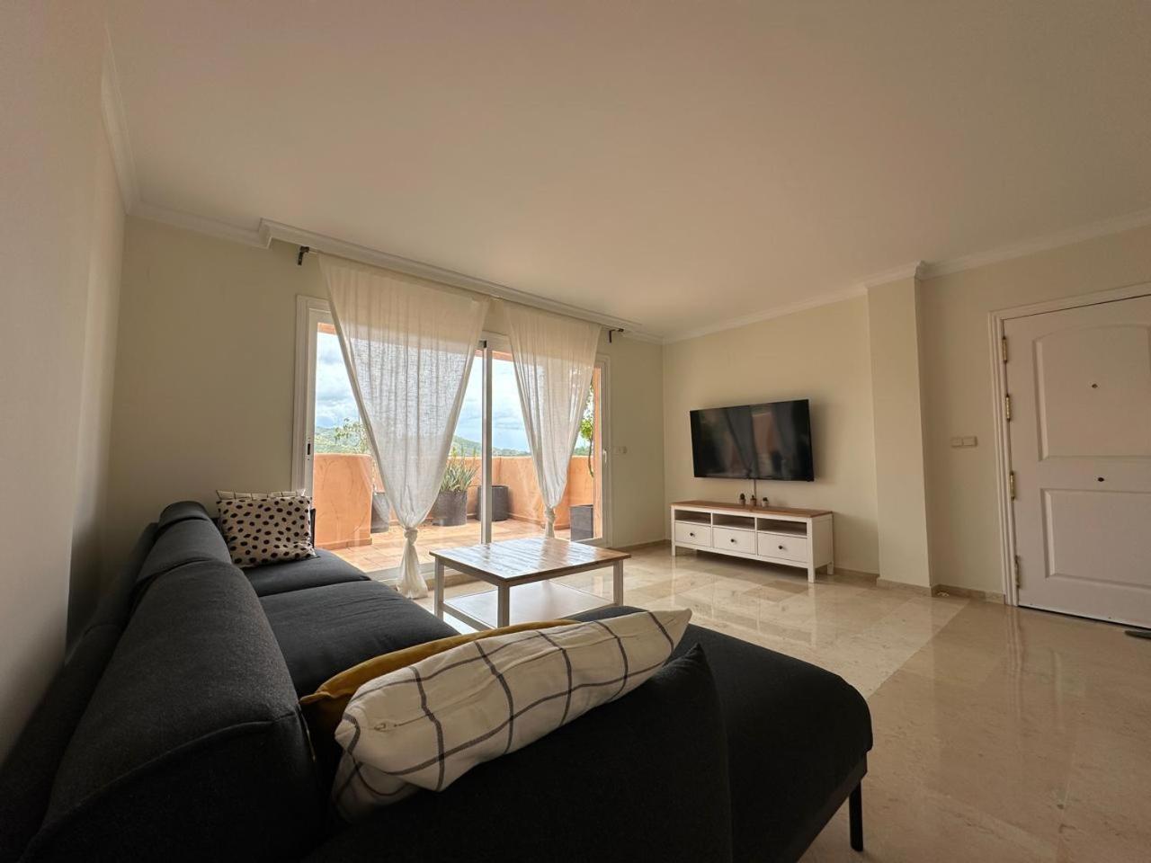 Elegant Penthouse - Panoramic Sea Views Apartment *
